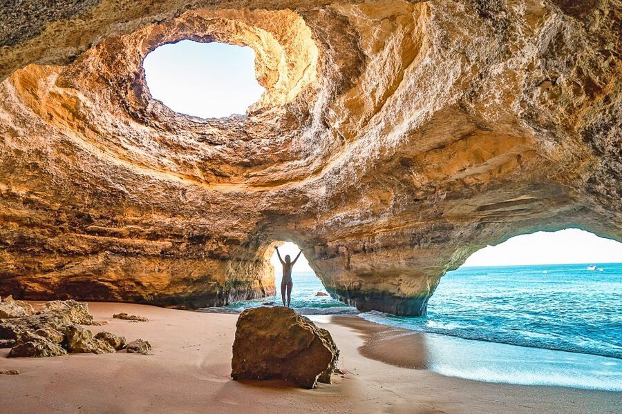 Portimão: Carvalho & Marinha Beach, Benagil Cave Boat Tour - Cruise past beaches and coves as the coastline unfolds