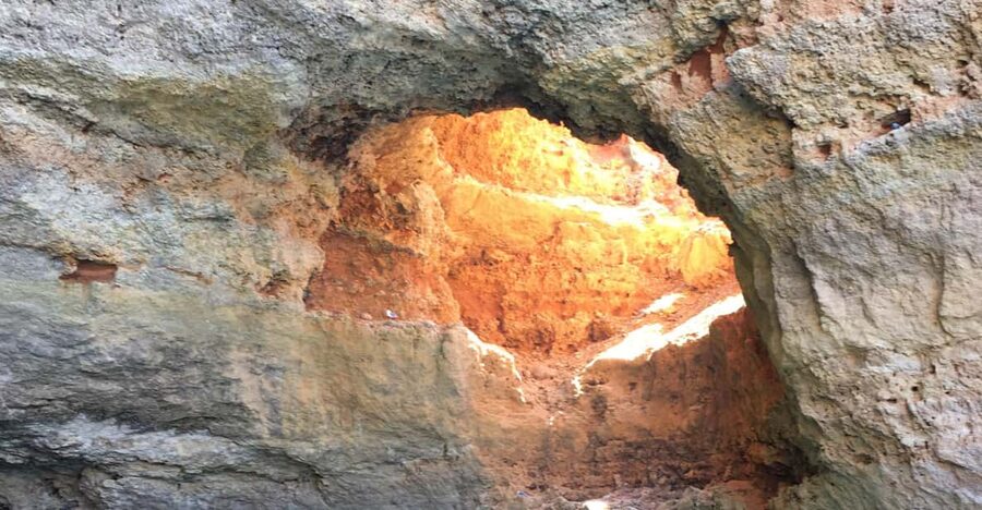 Portimão: Caves, Benagil and Algarve Coastline Boat Tour - The 2.5-hour flow: what the time window really buys you