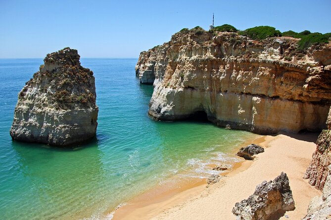 Portimão to Benagil: Adrenaline Wave 90 Minutes Cave Tour - Marina De Portimão: the short stop where the day really starts