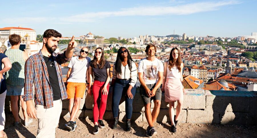 Porto: 3-Hour Guided City Highlights Walking Tour - Getting your bearings fast on Aliados Avenue