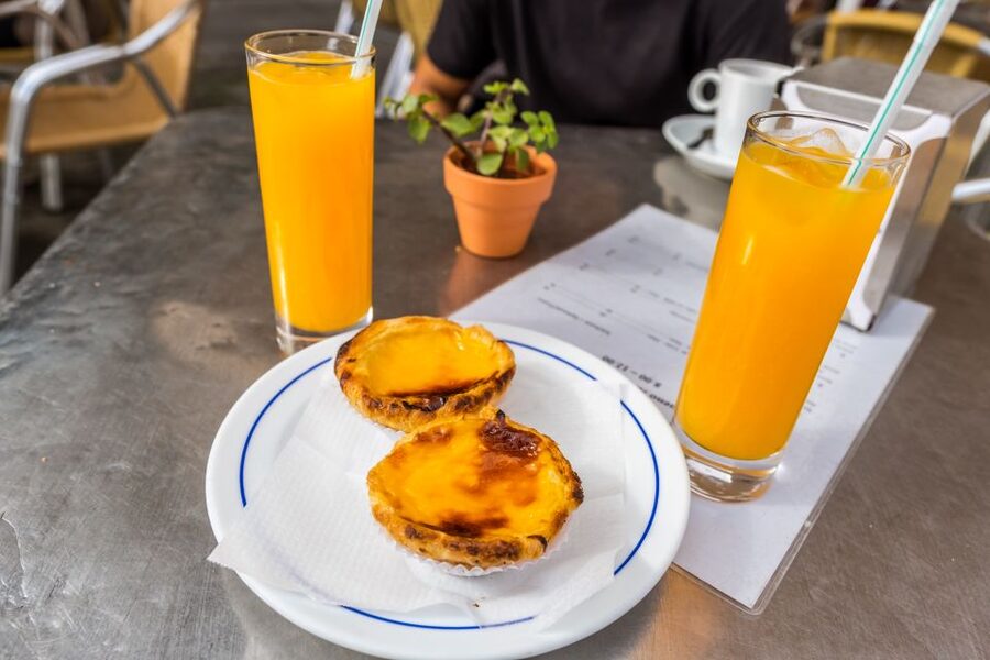Porto: 3-Hour Guided City Highlights Walking Tour - From Cathedral to Clérigos: the historic backbone in a tight loop
