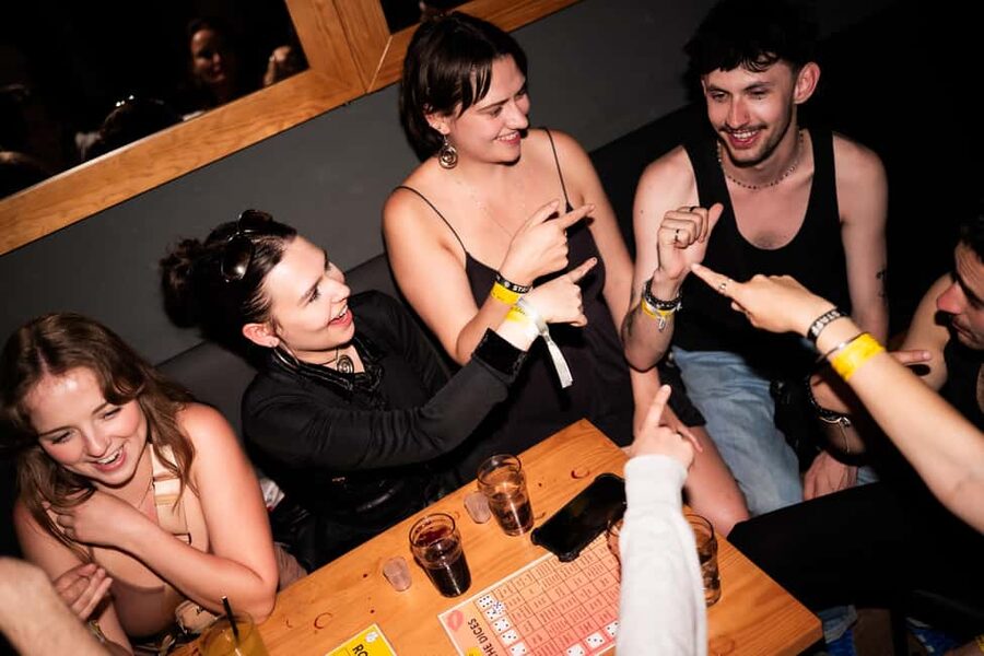 Porto: 4 Bar Pub Crawl, 7 Drinks, & Skip-the-Line Club Entry - Rua da Galeria de Paris: Where the Group Finds Its Rhythm