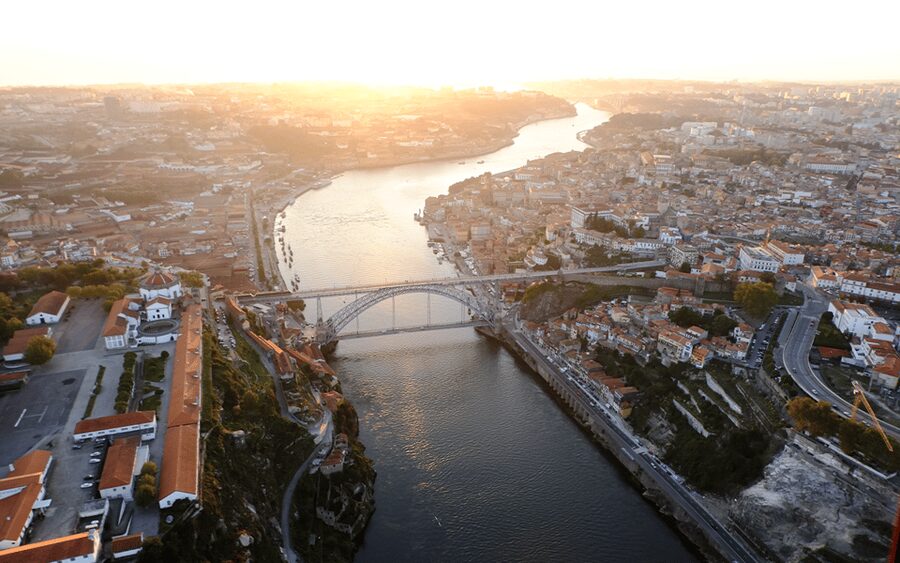 Porto: 5D Flight over de City for all family. - Who should book this Porto 5D flight (and who should skip it)