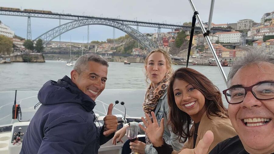 Porto: 6 Bridges Cruise, Welcome Drink & Sunset Option - The two-hour plan: what happens first while you’re still fresh