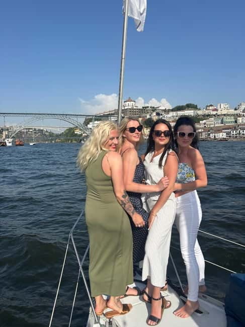 Porto: 6 Bridges Cruise, Welcome Drink & Sunset Option - How the crew turns bridges and cellars into stories you can use later