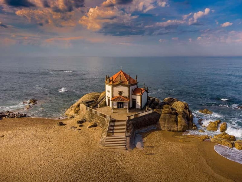Porto: Aveiro, Cruise, Costa Nova & Capela da Pedra Full Day - A one-day loop from Porto into Aveiro and the Atlantic