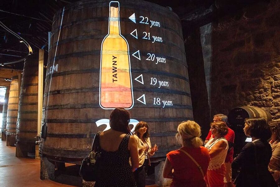 Porto: Cálem Cellar Tour, Interactive Museum & Wine Tasting - Practical Tips for Getting the Best Experience