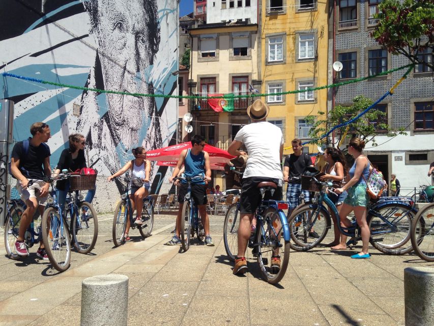 Porto: City Bike Rental - The Bike Setup: Helmet, Lock, Maps, and an Easy Launch
