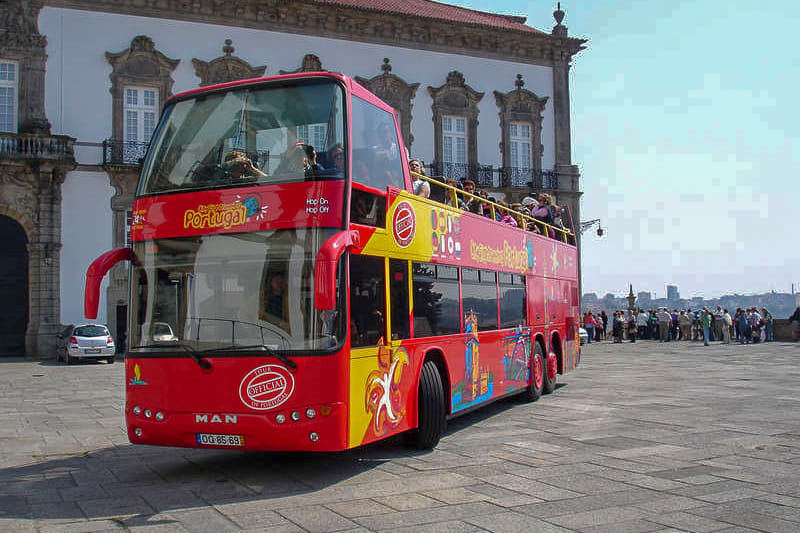 Porto: City Sightseeing Hop-On Hop-Off Bus Tour - Red Line Highlights: Palácio de Cristal, Serralves, and the Route Down to Foz and Ribeira