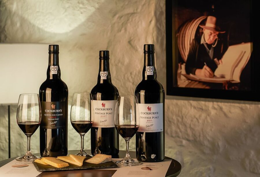 Porto: Cockburn’s Port Lodge Tour and Tasting - Cockburn’s Port Lodge in Vila Nova de Gaia, where the process is the star