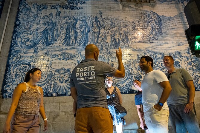Porto Craft Beer Tour: 7 Beers + 3 Food Pairings in a Small Group - Stop 2: Mercado do Bolhão, where produce meets craft beer