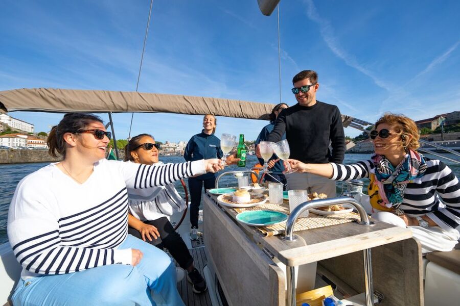 Porto: Daytime or Sunset Douro River Cruise With Port Wine - Boat comfort, deck options, and what to wear for a 2-hour ride