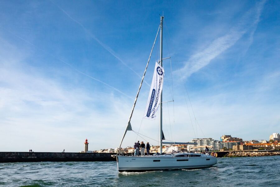 Porto: Daytime or Sunset Douro River Cruise With Port Wine - Port wine and Porto wine-cellar views: the first glide past Ponte Luis I