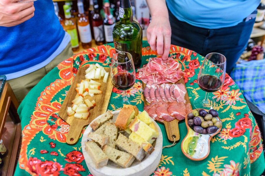 Porto: Delicious Food and Wine Walking Tour - Who this Porto tour is best for