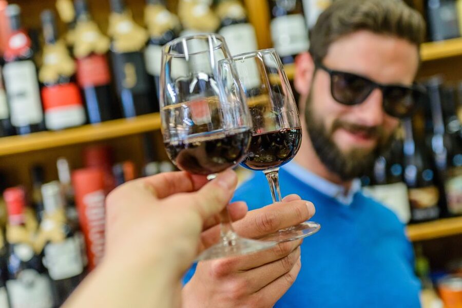 Porto: Delicious Food and Wine Walking Tour - Meeting point and what your first 10 minutes should feel like
