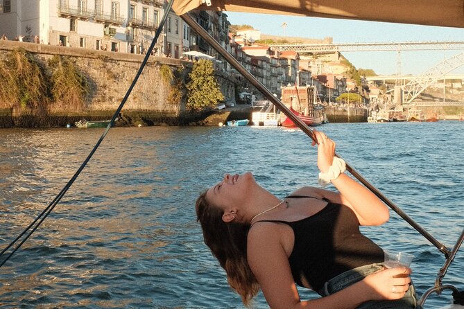 Porto: Douro River Boat Cruise with Port Wine and Snacks - The Customs-Era Building, Why It Matters, and What to Notice