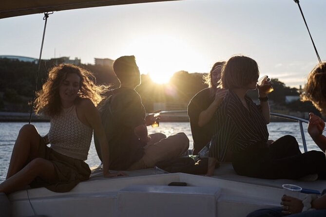 Porto: Douro River Boat Cruise with Port Wine and Snacks - Wine and Snacks: What You Actually Get, and How to Handle It