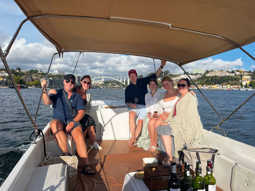 Porto: Douro River Boat Cruise with Port Wine Tasting - Port wine tasting on the move: what you should expect from the three pours