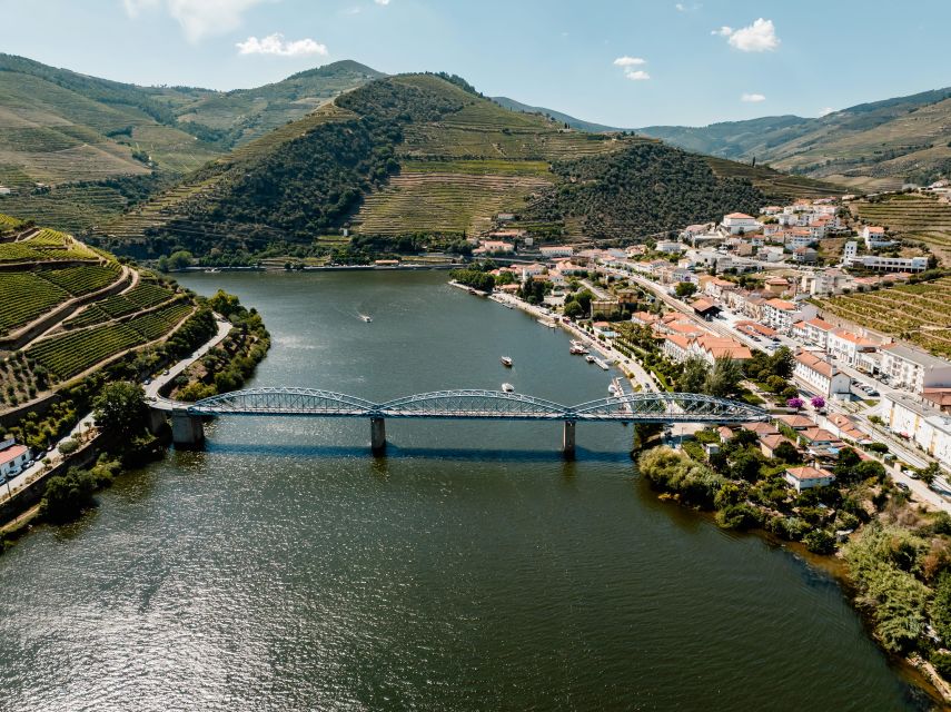 Porto: Douro Valley Full-Day Boat, Train, and Lunch Tour - Lunch Near Tua: Eating Where the Vineyard Life Happens