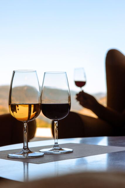 Porto: Douro Valley Full-Day Boat, Train, and Lunch Tour - Pinhão Break and Visit: Photos, a Short Walk, and Local Feel