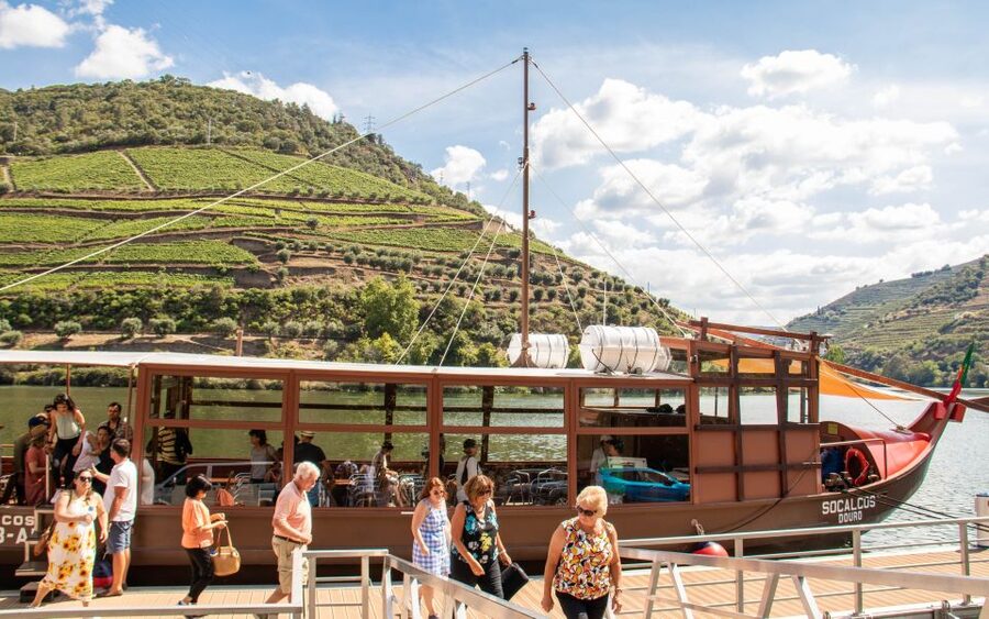 Porto: Douro Valley History & Wine Tour with Cruise & Lunch - Porto to the Douro in 10 Hours: Why the Day Format Works