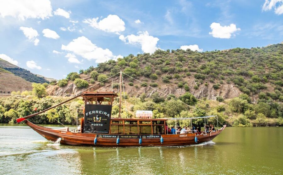 Porto: Douro Valley History & Wine Tour with Cruise & Lunch - Lunch Break in the Douro Valley: 3 Courses Plus Wine