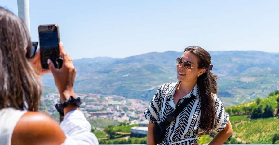 Porto: Douro Valley Tour with Lunch, Boat Cruise & Tastings - Peso da Régua: The 1959 Cooperative and Your First Real Tastes