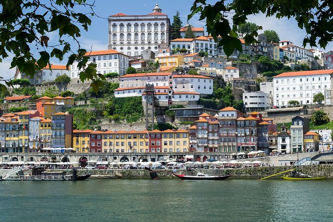 Porto Essential Walking Tour - Downtown Landmarks: Praça da Liberdade, São Bento, and the City Walls