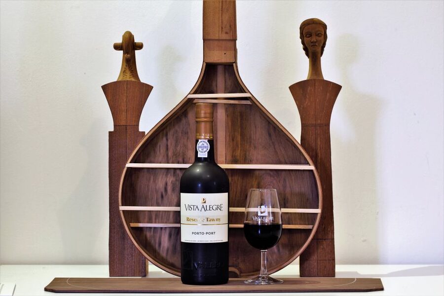 Porto: Fado & Port Wine in Traditional Portuguese Music Shop - Should you book this Porto Fado and port wine concert at Casa da Guitarra?