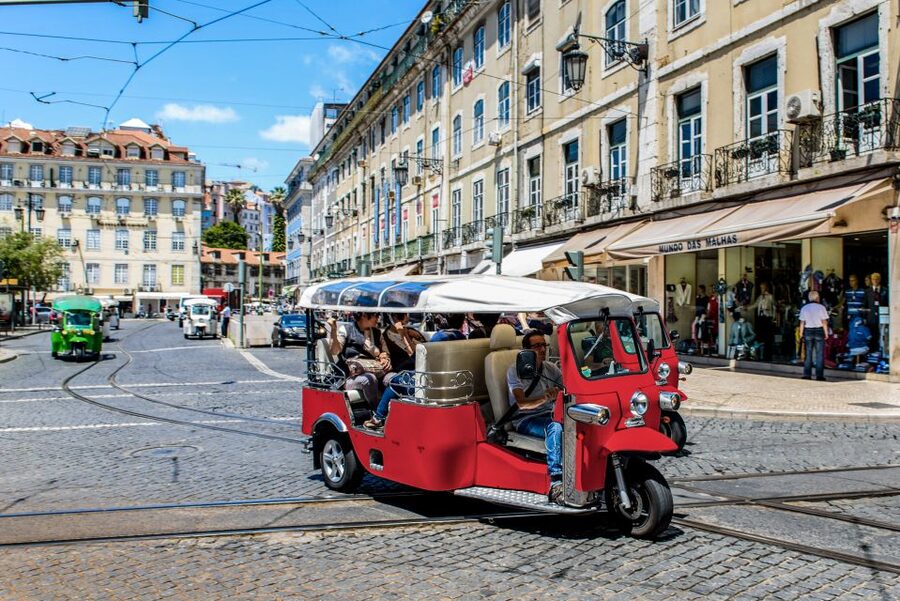 Porto: Guided Tour by Tuk-Tuk & Optional Douro River Cruise - Comfort, rain gear, and the bumpy reality