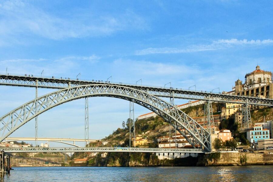 Porto: Guided Walking Tour and Lello Bookshop - Sé (Porto Cathedral Area): Where the Tour Starts to Make Sense