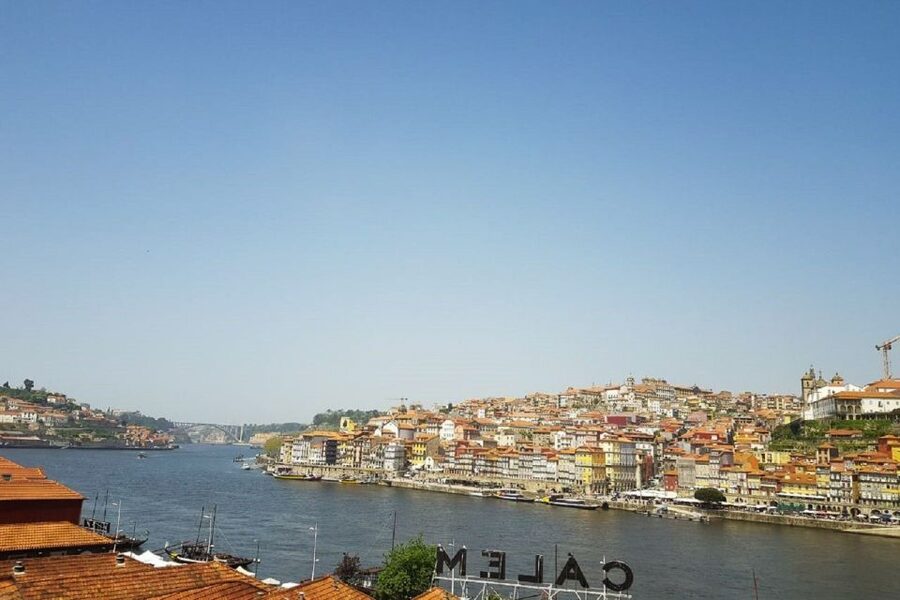 Porto: Guided Walking Tour and Lello Bookshop - Livraria Lello & Irmão: How to Enjoy the Interior Without Getting Stuck in Stress