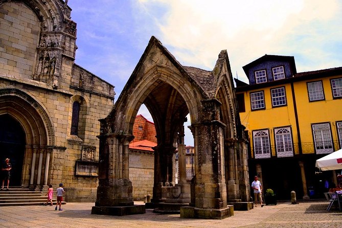 Porto: Guimaraes & Braga Small Group Tour with Lunch and Tickets - Bom Jesus do Monte: Baroque stairs, chapel stops, and a historic funicular