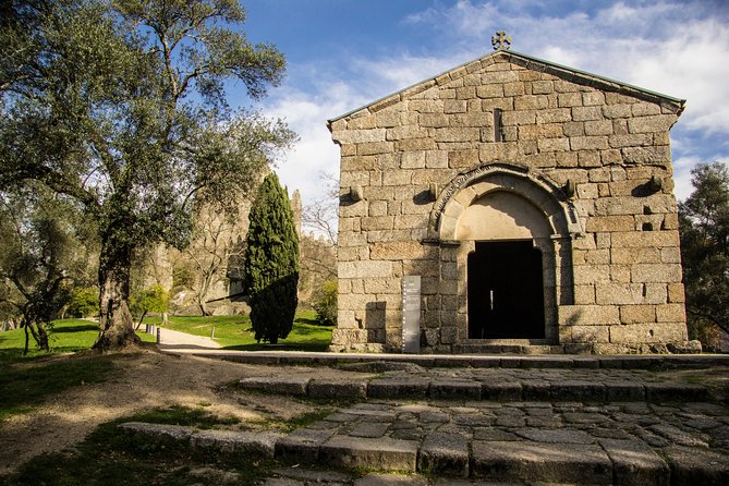 Porto: Guimaraes & Braga Small Group Tour with Lunch and Tickets - Braga lunch with Vinho Verde: a real reset, not just a stop