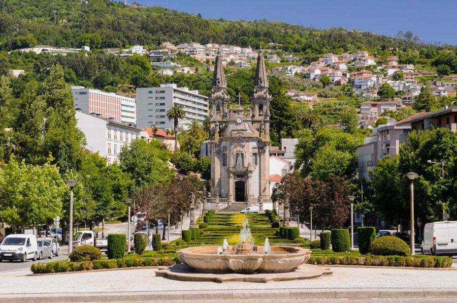 Porto: Guimarães & Braga Tour with Entry Tickets and Lunch - Guimarães Castle: Where the Medieval Town Starts to Make Sense