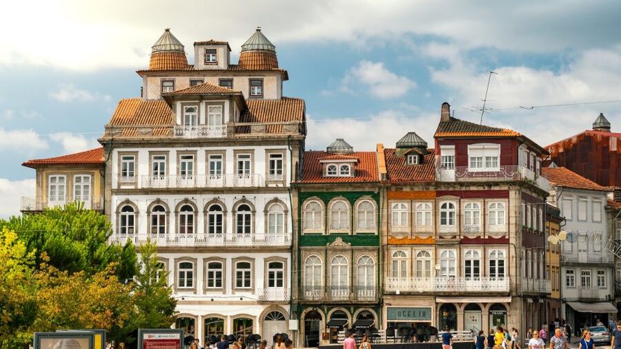 Porto: Guimarães & Braga Tour with Entry Tickets and Lunch - Strolling Guimarães Old Town Without Getting Lost
