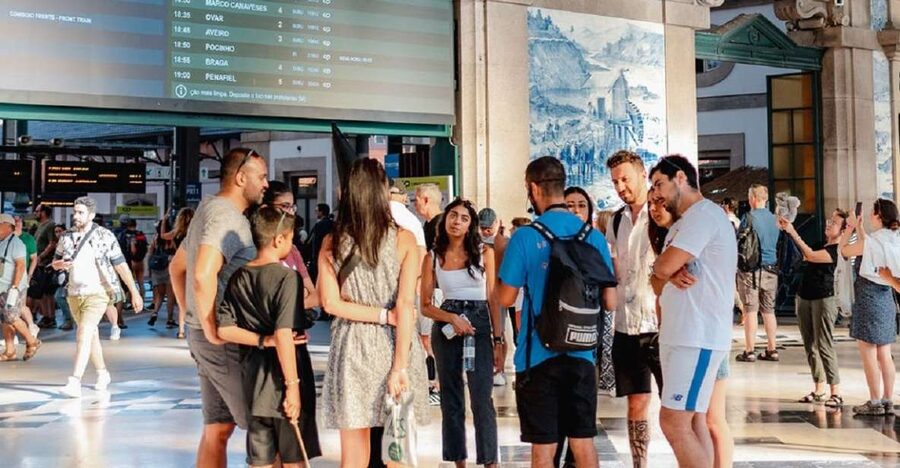 Porto: Harry Potter and City of Porto Guided Walking Tour - Café Majestic stop, why this writer’s desk moment sticks