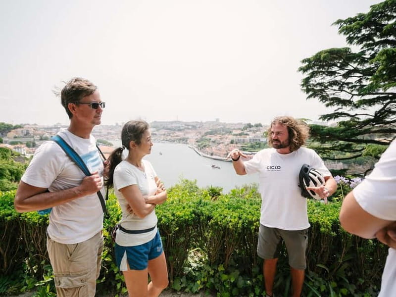 Porto: Highlights in 3 Hours E-Bike Tour - Starting at CICLO EBIKES, getting the hang of the e-bike fast