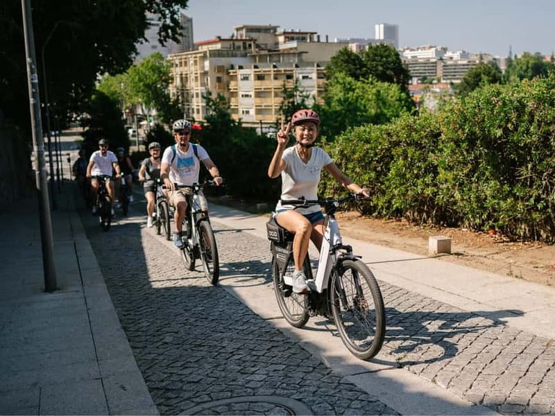 Porto: Highlights in 3 Hours E-Bike Tour - Avenida dos Aliados to Clérigos, where the city’s energy shifts
