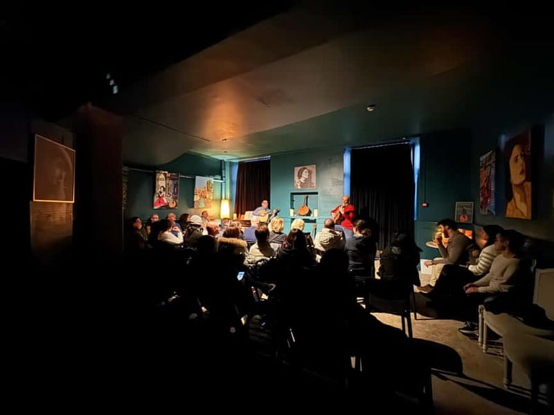 Porto: Intimate Fado Show & Port Wine in Trindade Noble Hall - Inside the Ordem da Trindade: what you notice the first 10 minutes