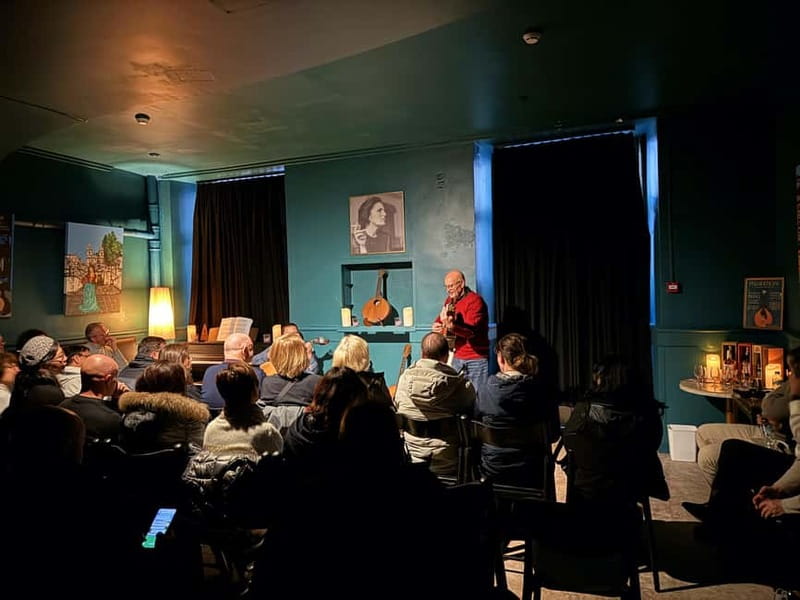 Porto: Intimate Fado Show & Port Wine in Trindade Noble Hall - The music and the instruments: a respectful performance, not a stage act