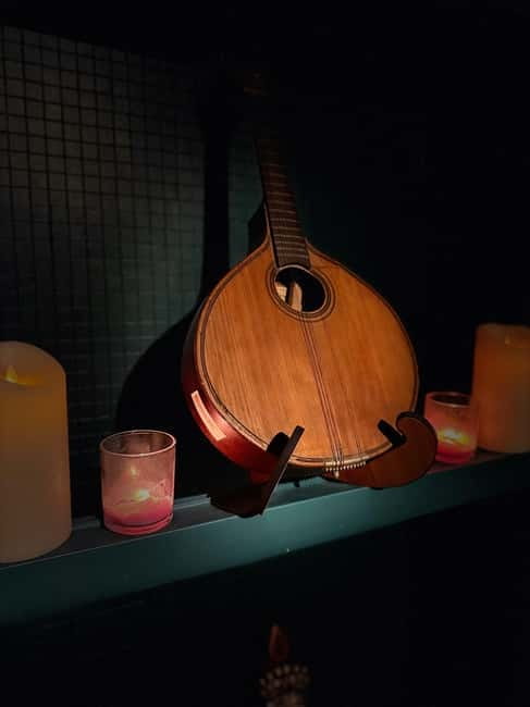 Porto: Intimate Fado Show & Port Wine in Trindade Noble Hall - Value for $19: what you are actually paying for