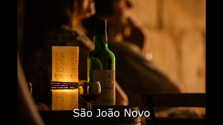 Porto: Live Fado Show with Glass of Port Wine - Finding the entrance near Igreja de São João Novo