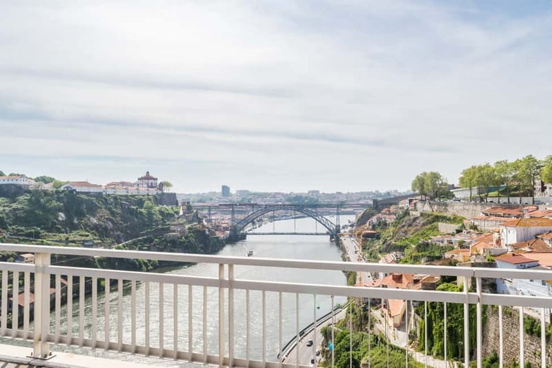 Porto: Magic Train Tour and Port Wine Cellar with Tastings - The part you came for: Real Companhia Velha cellar tour