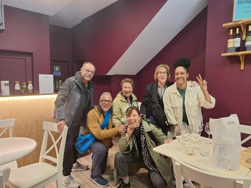 Porto: Port and Douro Wine Walking Tour with 9 Tastings - How to taste without overthinking it (and still remember everything)