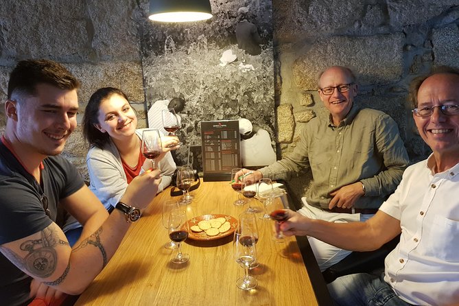 Porto: Port and Douro Wine Walking Tour With 9 Wine Tastings - Stop 1: Vasques De Carvalho and the Core Port Lessons