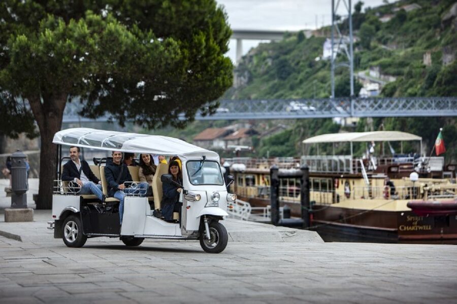 Porto: Private Sightseeing Tour by Electric Tuk Tuk - Ponte Luís I and the double-deck river moment