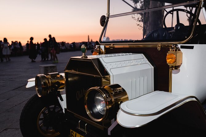 Porto:Private Tour of the Historic City in a Classic Ford T - Luís I Bridge and Jardim do Morro: Eiffel’s Porto moment