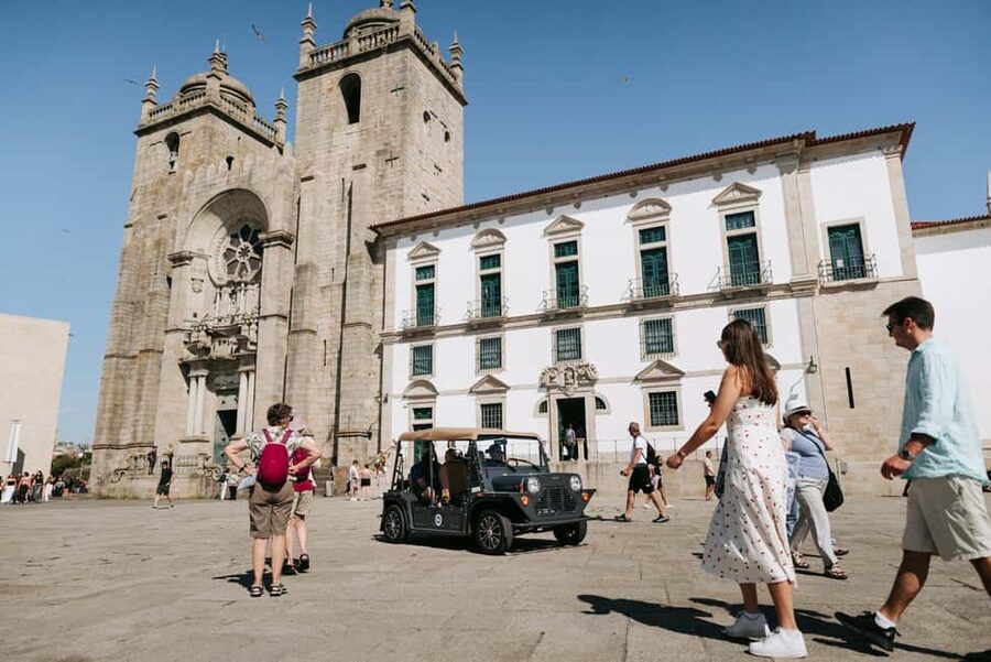 Porto: Private Tour to the Historic Center in a Classic Car - Why a 100% electric Ford T tour feels like Porto in the right order