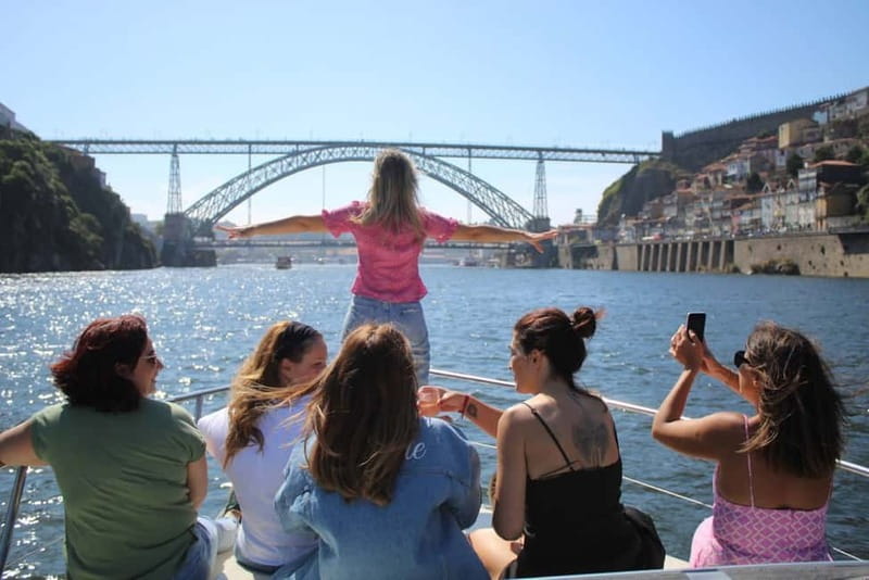 Porto: Private Yacht Tour with Wine, Snacks & 6 Bridges - Douro River to Porto and Gaia: see the riverfront how it was meant to be seen
